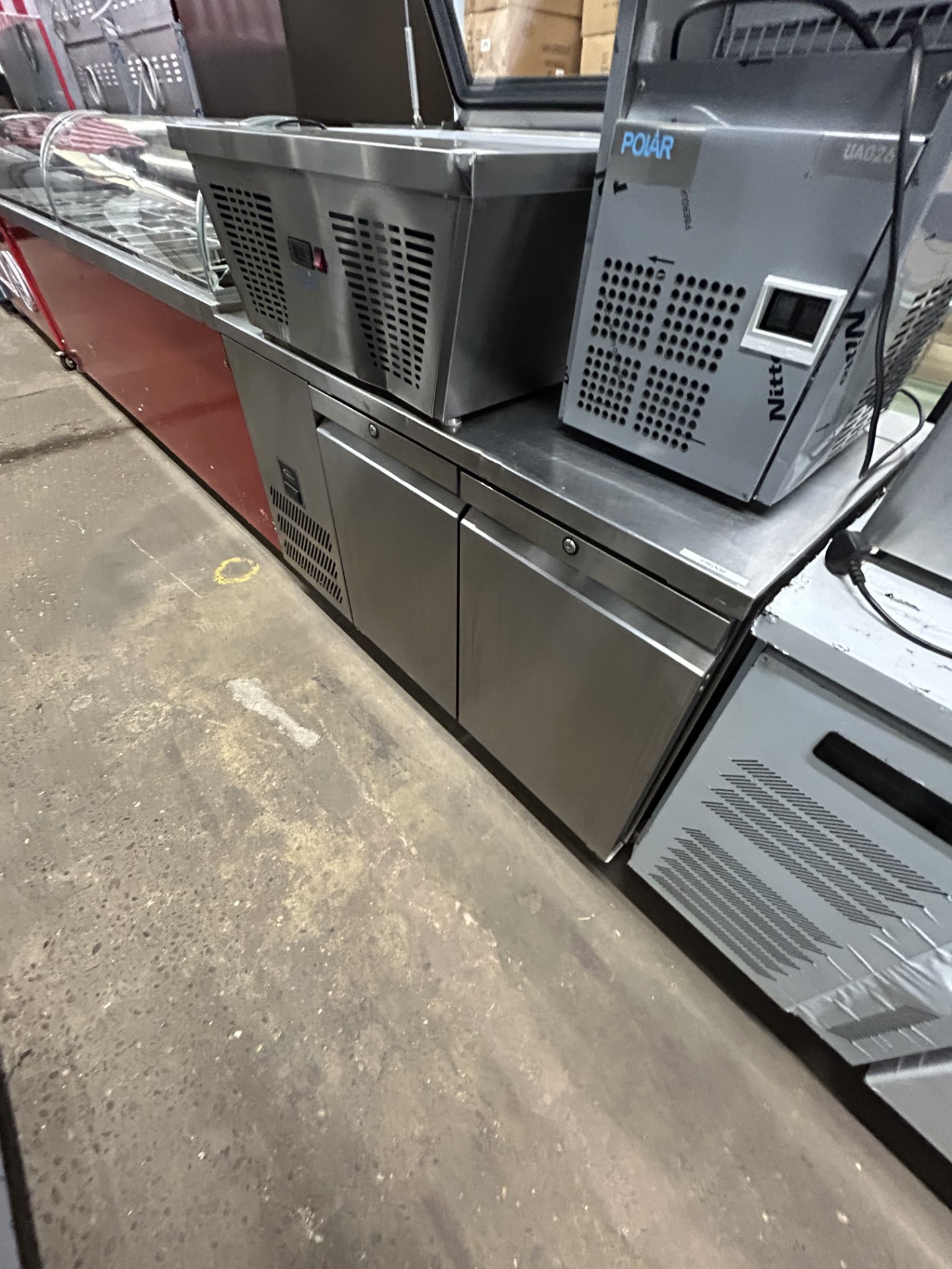 🔥 REFURBISHED WILLIAMS 2 DOOR BENCH FRIDGE 🔥 - Image 2
