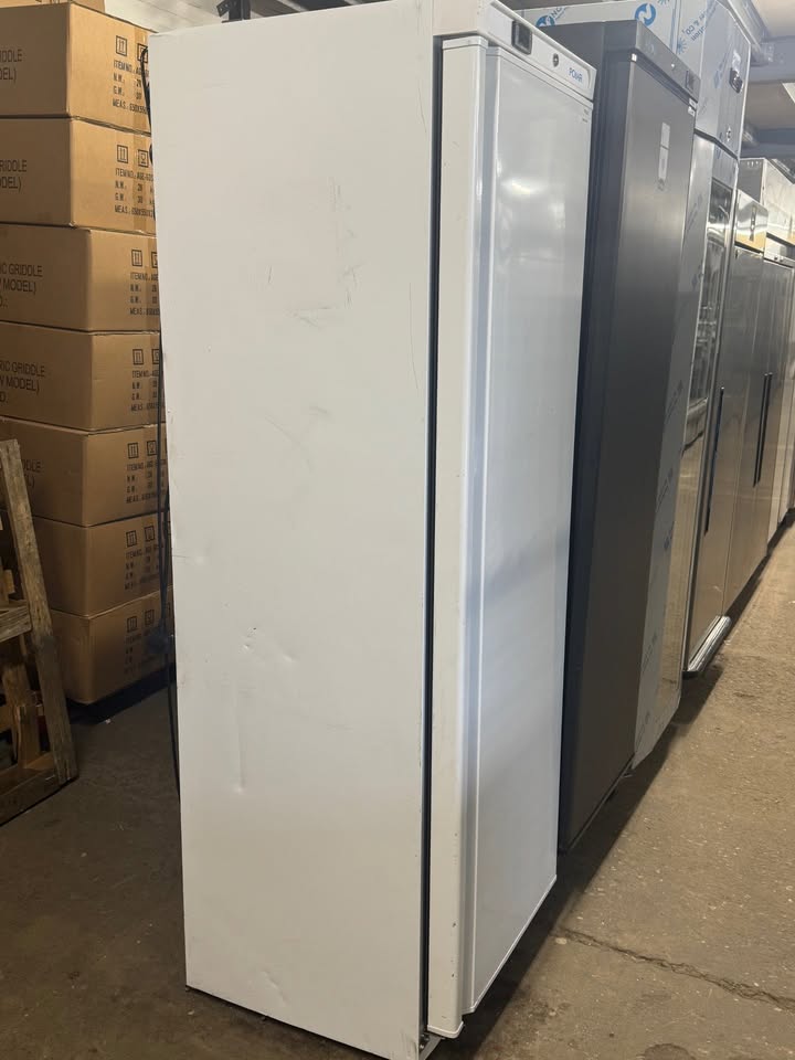 Polar C-Series Upright Fridge White 400Ltr - Image 4