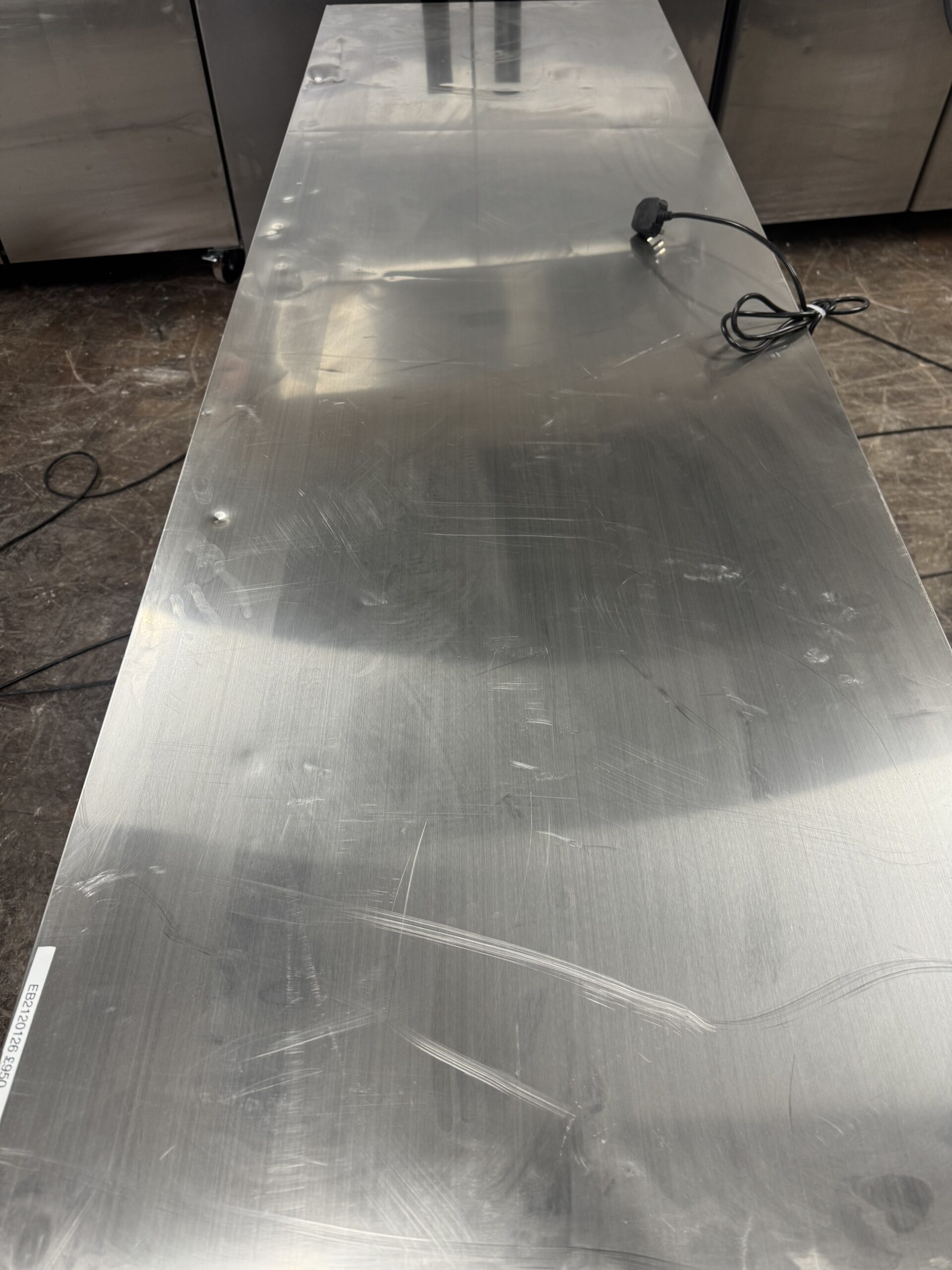 Polar U-Series Four Door Counter Fridge 553Ltr - Image 4