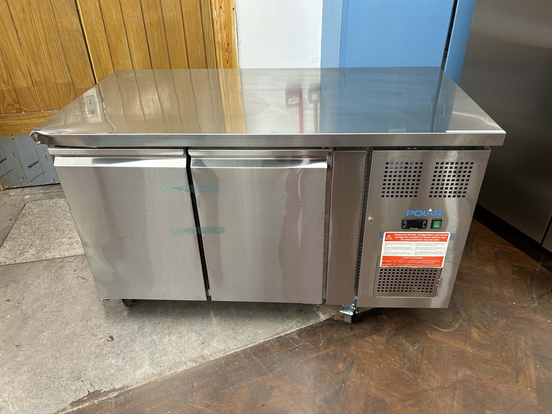 Polar U-Series Double Door Counter Fridge 282Ltr - Image 2
