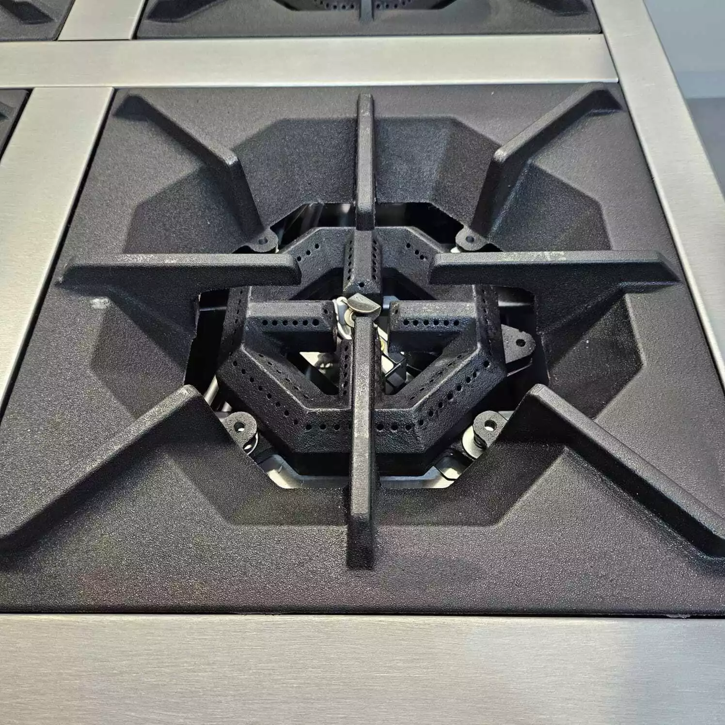 Hosty Gas Hob 4 Burner Cooker Table Top LPG - Image 3