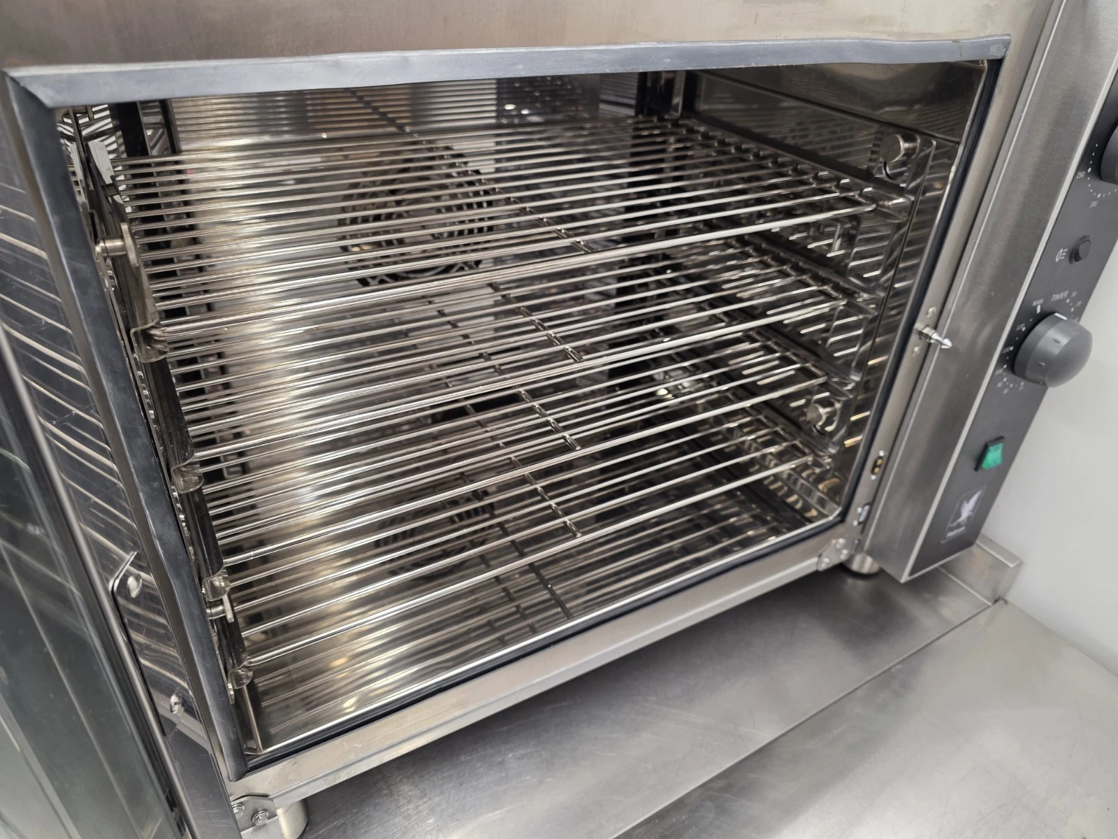 FALCON Countertop Convection Oven FE4M Immaculate - Image 7